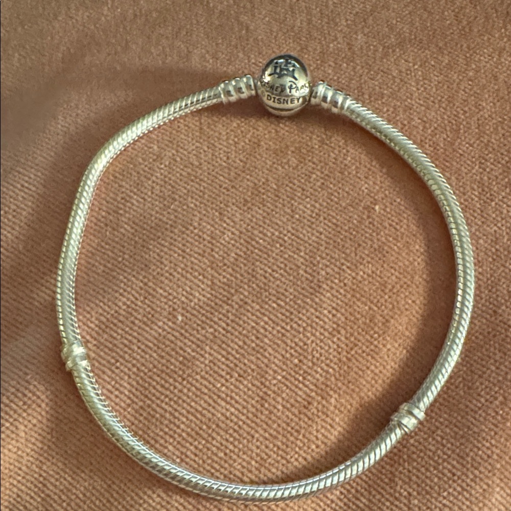 Disney Pandora Bracelet - Disney Parks Castle Clasp - Silver 8.3” - New in Box - Picture 2 of 12